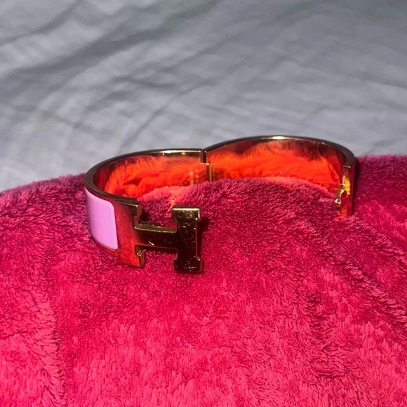 Hermès Pink and Gold Clic H Bracelet GM - Picture 6 of 13
